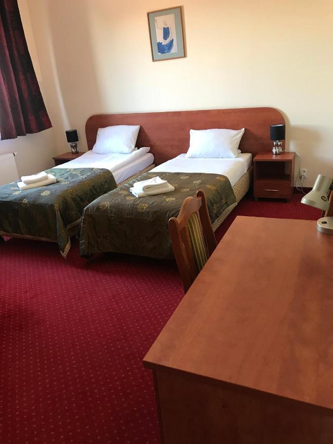 Motel Pintal Gorzow Wielkopolski Bagian luar foto