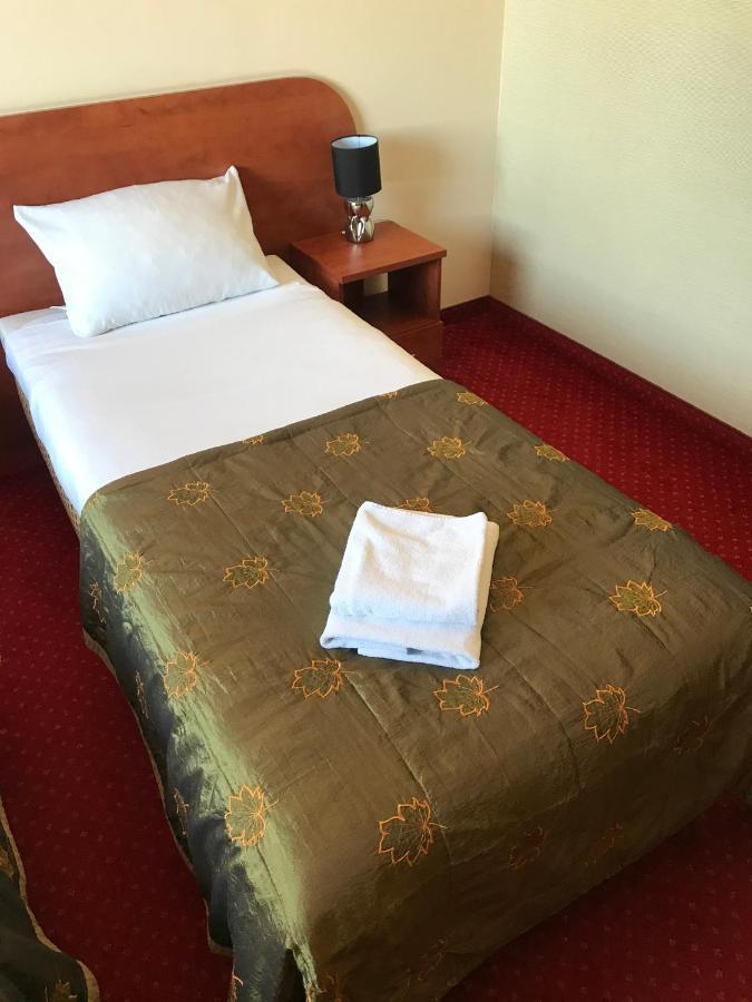 Motel Pintal Gorzow Wielkopolski Bagian luar foto